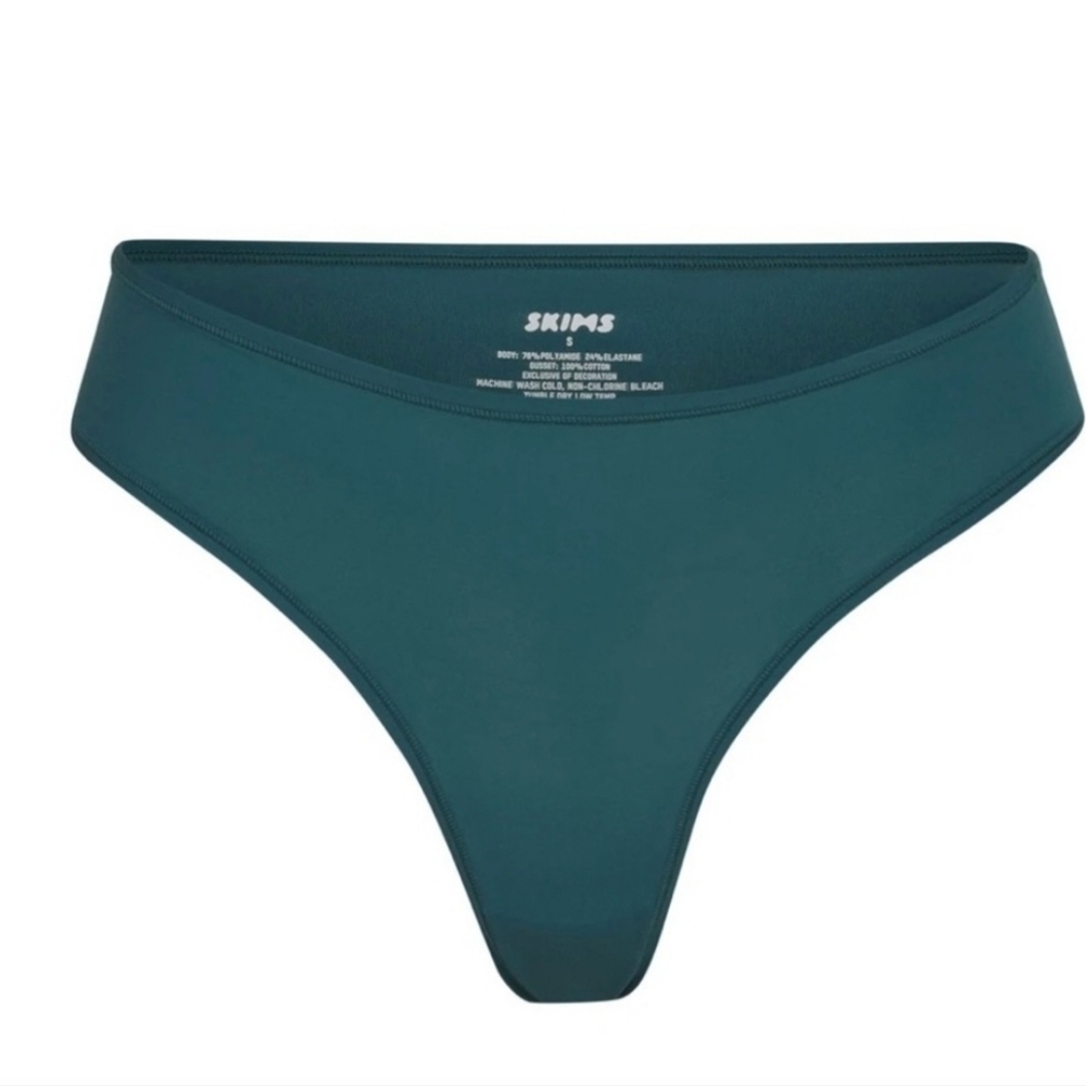 NWOT SKIMS Fits Everybody Thong XXS